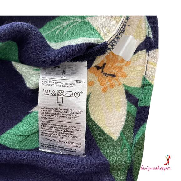 Very pretty Old Navy Floral Ruffle top SM - Picture 6 of 7